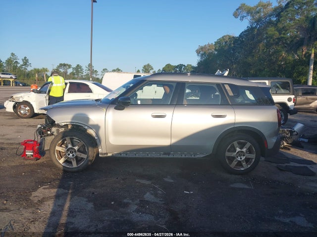 44962635 :رقم المزاد ، WMZ23GA08S7P84364 vin ، 2025 Mini Countryman Cooper S مزاد بيع
