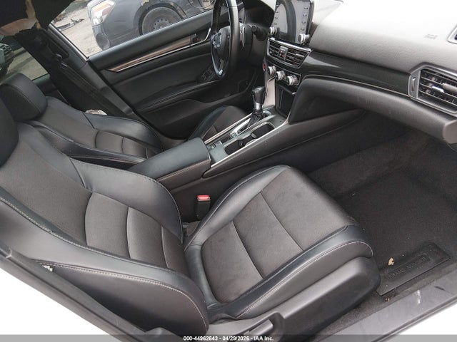 Продажа на аукционе авто 2018 Honda Accord Sport, vin: 1HGCV1F3XJA167954, номер лота: 44962643