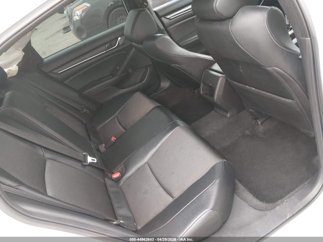Продажа на аукционе авто 2018 Honda Accord Sport, vin: 1HGCV1F3XJA167954, номер лота: 44962643