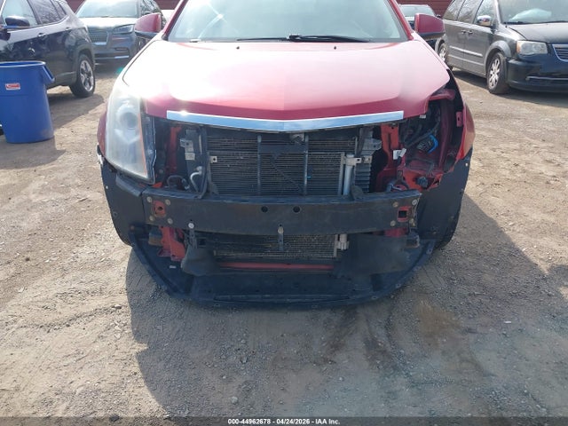 44962678 :رقم المزاد ، 3GYFNFE3XFS527587 vin ، 2015 Cadillac Srx Performance Collection مزاد بيع