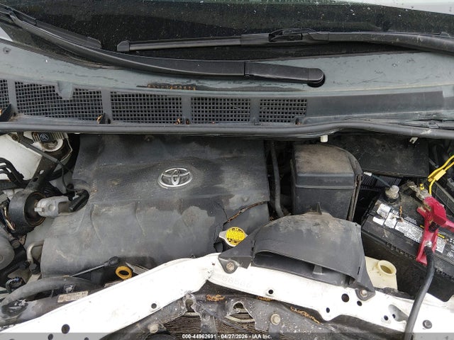 44962691 :رقم المزاد ، 5TDDK3DC0BS020329 vin ، 2011 Toyota Sienna Xle مزاد بيع