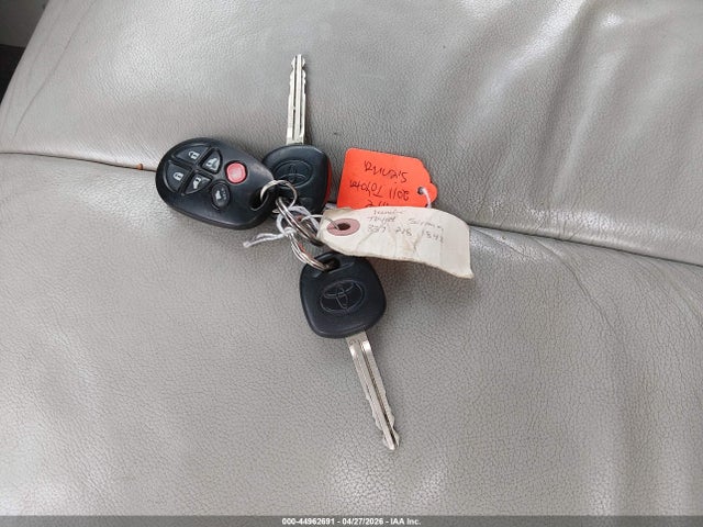 44962691 :رقم المزاد ، 5TDDK3DC0BS020329 vin ، 2011 Toyota Sienna Xle مزاد بيع