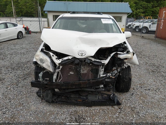 44962691 :رقم المزاد ، 5TDDK3DC0BS020329 vin ، 2011 Toyota Sienna Xle مزاد بيع