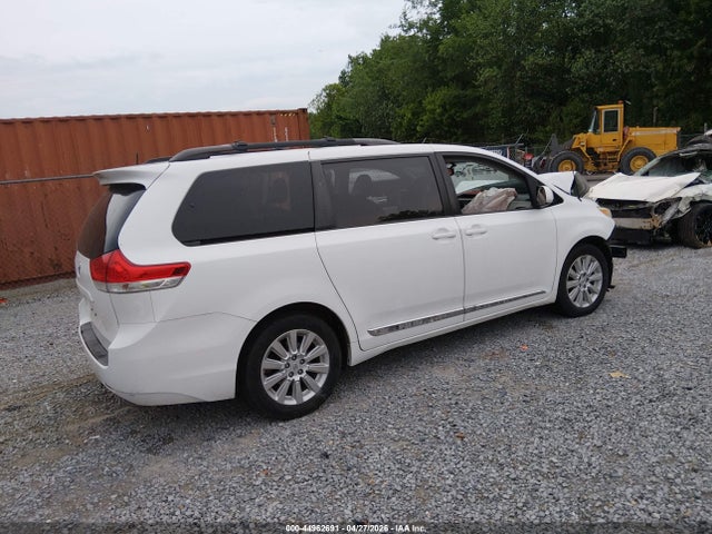 44962691 :رقم المزاد ، 5TDDK3DC0BS020329 vin ، 2011 Toyota Sienna Xle مزاد بيع