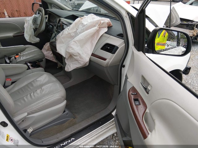 44962691 :رقم المزاد ، 5TDDK3DC0BS020329 vin ، 2011 Toyota Sienna Xle مزاد بيع