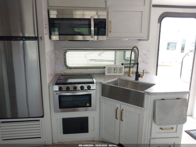 2022 Keystone Astoria M-2703rb მანქანა იყიდება აუქციონზე, vin: 4YDTAAN21NM915737, აუქციონის ნომერი: 44962694