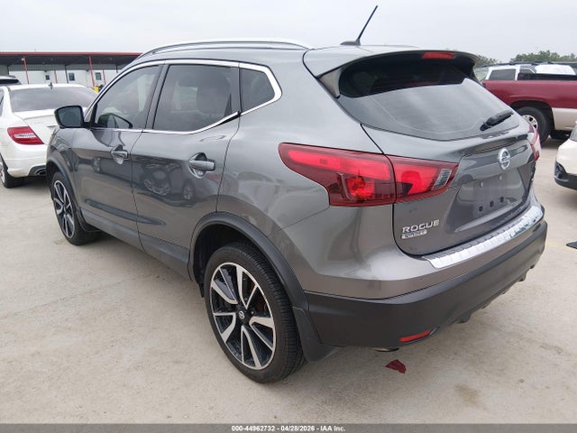 JN1BJ1CP2JW158197 Nissan Rogue Sport Sl