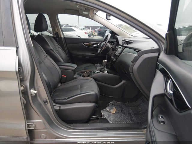 JN1BJ1CP2JW158197 Nissan Rogue Sport Sl