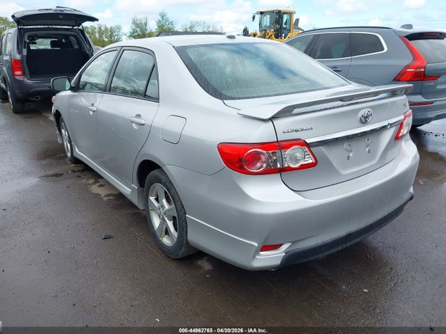 44962765 :رقم المزاد ، 2T1BU4EE9CC884345 vin ، 2012 Toyota Corolla S مزاد بيع