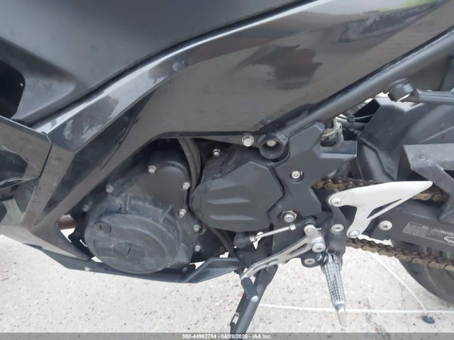 Kawasaki EX400 2022 JKAEXKG11NDAF8722 Image 9