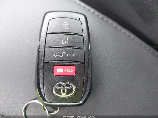 44962864 :رقم المزاد ، 7MUFBABG9SV083065 vin ، 2025 Toyota Corolla Cross Hybrid Xse مزاد بيع