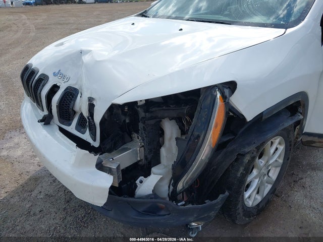 Продажа на аукционе авто 2015 Jeep Cherokee Latitude, vin: 1C4PJMCB3FW679879, номер лота: 44963016