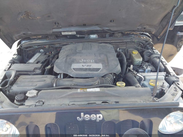 44963046 :رقم المزاد ، 1C4HJWEG5EL104658 vin ، 2014 Jeep Wrangler Unlimited Sahara مزاد بيع