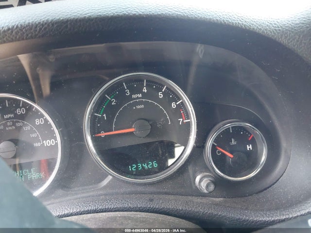 44963046 :رقم المزاد ، 1C4HJWEG5EL104658 vin ، 2014 Jeep Wrangler Unlimited Sahara مزاد بيع