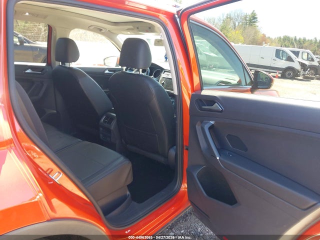 3VV2B7AX5JM024530 Volkswagen Tiguan 2.0t Se/2.0t Sel