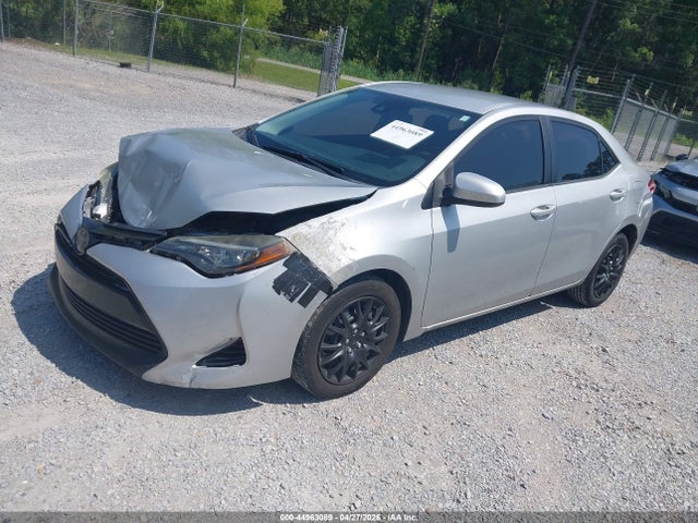 5YFBURHE1JP814229 Toyota COROLLA LE