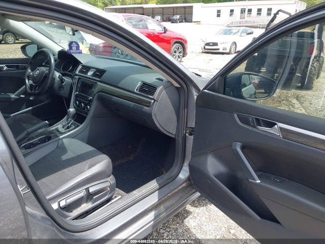 2017 Volkswagen Passat 1.8t Se მანქანა იყიდება აუქციონზე, vin: 1VWBT7A38HC060908, აუქციონის ნომერი: 44963245