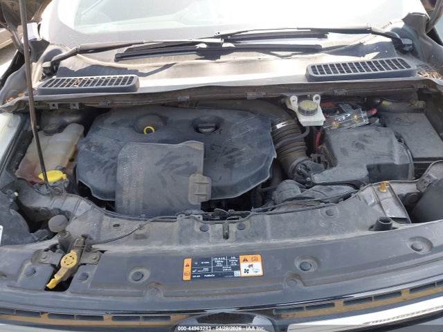 44963283 :رقم المزاد ، 1FMCU0J92FUB93229 vin ، 2015 Ford Escape Titanium مزاد بيع