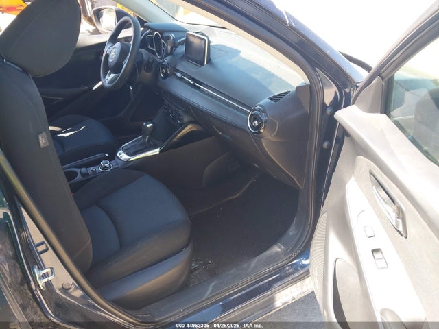 Продажа на аукционе авто 2017 Toyota Yaris Ia, vin: 3MYDLBYV1HY195842, номер лота: 44963305