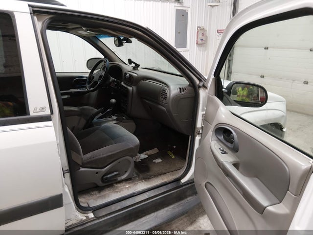 44963311 :رقم المزاد ، 1GNDT13S542212860 vin ، 2004 Chevrolet Trailblazer Ls مزاد بيع