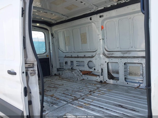 Ford Transit-250 2015 1FTNR2CM2FKA41071 Image 8