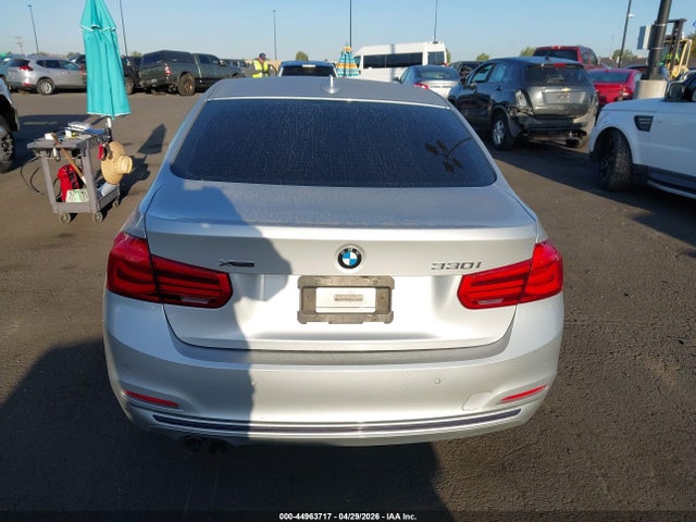 BMW 330i Xdrive 2017 WBA8D9G56HNU58702 Image 17