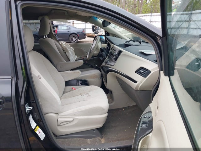 2013 Toyota Sienna Le 7 Passenger მანქანა იყიდება აუქციონზე, vin: 5TDJK3DC6DS049095, აუქციონის ნომერი: 44963803