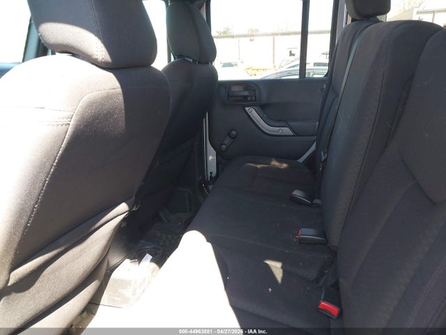 44963881 :رقم المزاد ، 1C4BJWDGXFL576072 vin ، 2015 Jeep Wrangler Unlimited Willys Wheeler مزاد بيع