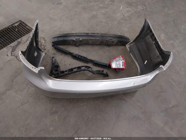 2013 Volkswagen Passat 3.6l V6 Se მანქანა იყიდება აუქციონზე, vin: 1VWBM7A39DC015189, აუქციონის ნომერი: 44963907