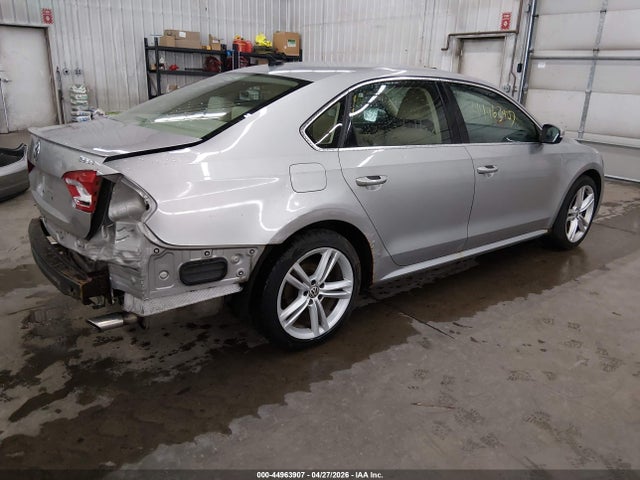 2013 Volkswagen Passat 3.6l V6 Se მანქანა იყიდება აუქციონზე, vin: 1VWBM7A39DC015189, აუქციონის ნომერი: 44963907