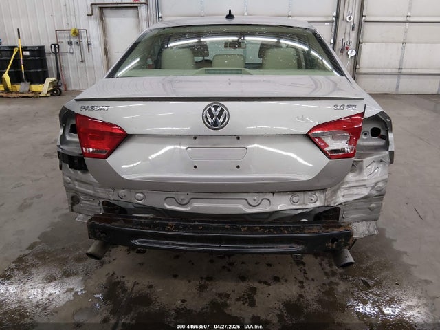 2013 Volkswagen Passat 3.6l V6 Se მანქანა იყიდება აუქციონზე, vin: 1VWBM7A39DC015189, აუქციონის ნომერი: 44963907