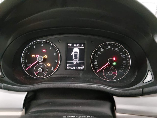 2013 Volkswagen Passat 3.6l V6 Se მანქანა იყიდება აუქციონზე, vin: 1VWBM7A39DC015189, აუქციონის ნომერი: 44963907