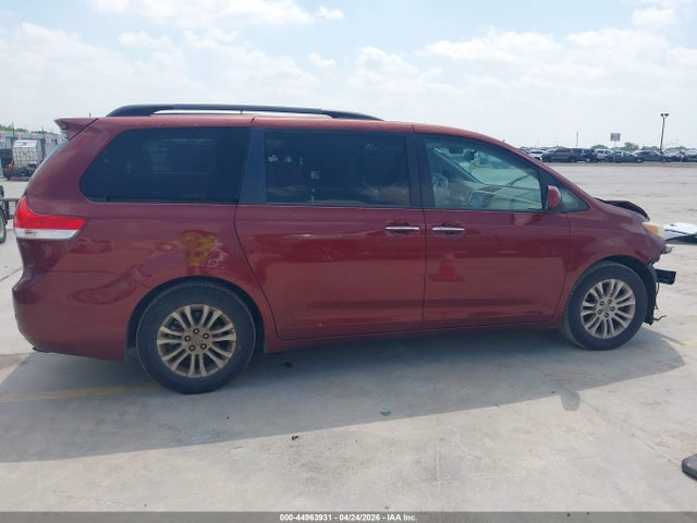 Продажа на аукционе авто 2011 Toyota Sienna Xle, vin: 5TDYK3DC1BS173593, номер лота: 44963931