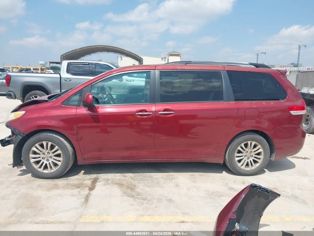 Продажа на аукционе авто 2011 Toyota Sienna Xle, vin: 5TDYK3DC1BS173593, номер лота: 44963931