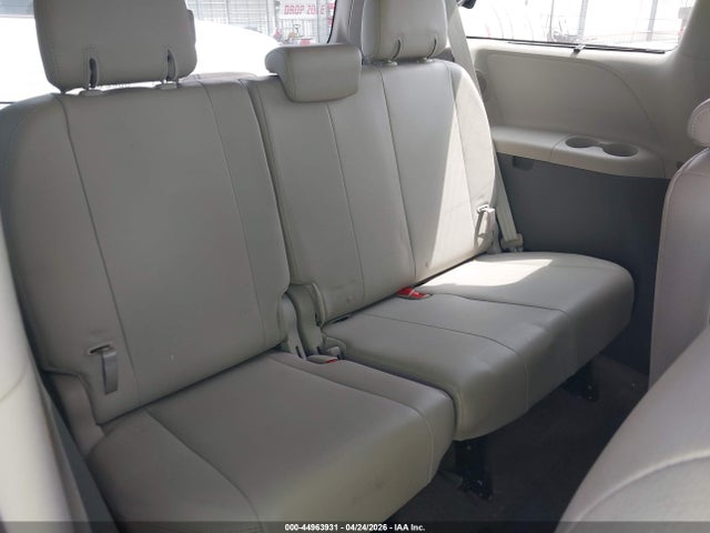 Продажа на аукционе авто 2011 Toyota Sienna Xle, vin: 5TDYK3DC1BS173593, номер лота: 44963931