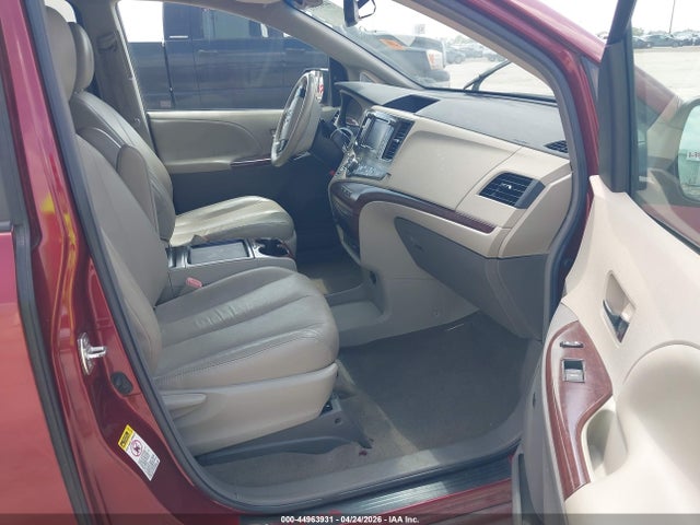 Продажа на аукционе авто 2011 Toyota Sienna Xle, vin: 5TDYK3DC1BS173593, номер лота: 44963931