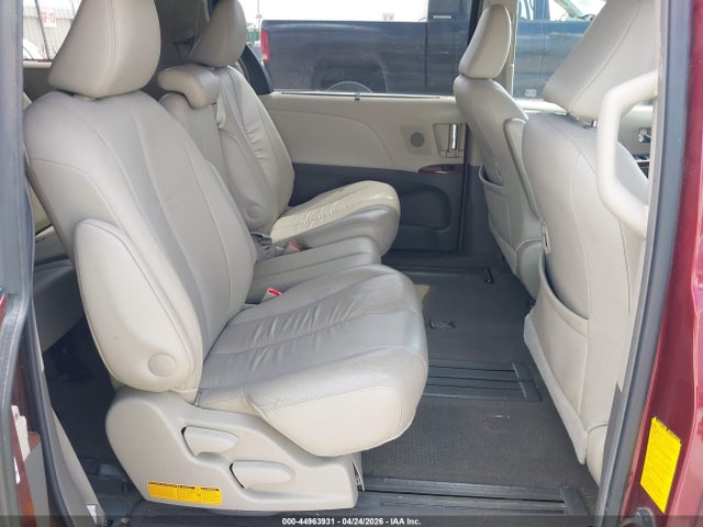 Продажа на аукционе авто 2011 Toyota Sienna Xle, vin: 5TDYK3DC1BS173593, номер лота: 44963931