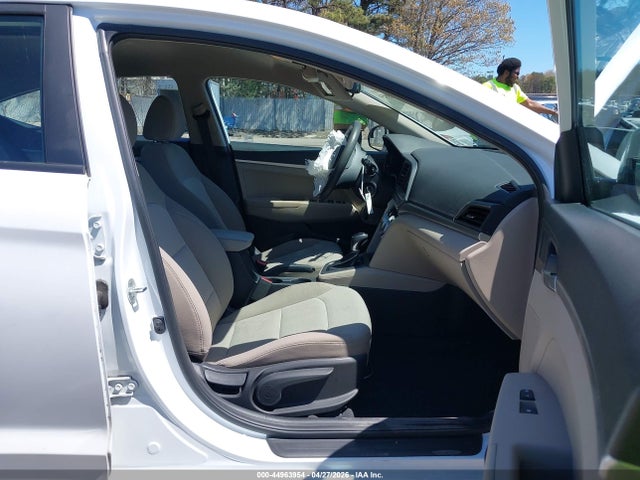 Продаж на аукціоні авто 2019 Hyundai Elantra Se, vin: 5NPD74LF7KH424737, номер лоту: 44963954