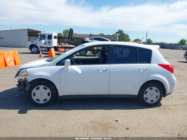 44963962 :رقم المزاد ، 3N1BC13E29L500371 vin ، 2009 Nissan Versa 1.8s مزاد بيع