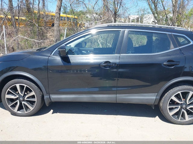 44963964 :رقم المزاد ، JN1BJ1CR2JW202409 vin ، 2018 Nissan Rogue Sport Sl مزاد بيع