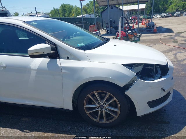 44963971 :رقم المزاد ، 1FADP3F24HL337892 vin ، 2017 Ford Focus Se مزاد بيع