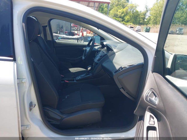 44963971 :رقم المزاد ، 1FADP3F24HL337892 vin ، 2017 Ford Focus Se مزاد بيع