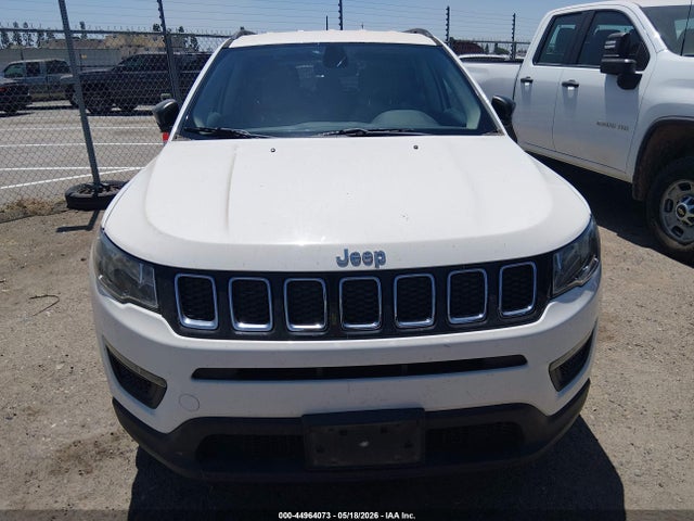 3C4NJDAB1JT392243 Jeep Compass Sport 4x4