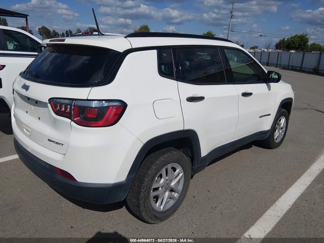 3C4NJDAB1JT392243 Jeep Compass Sport 4x4