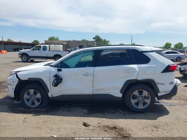 2T3P1RFV3NC264563 Toyota Rav4 Xle