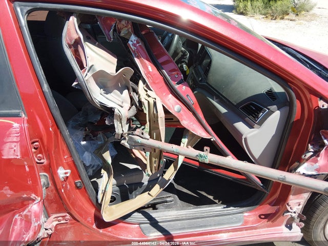 5NPD84LF3JH295231 Hyundai ELANTRA SEL