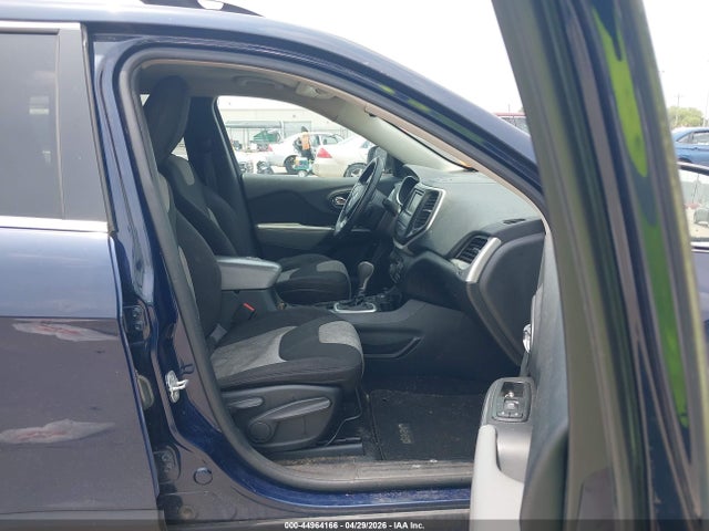 44964166 :رقم المزاد ، 1C4PJMCS2EW176164 vin ، 2014 Jeep Cherokee Latitude مزاد بيع
