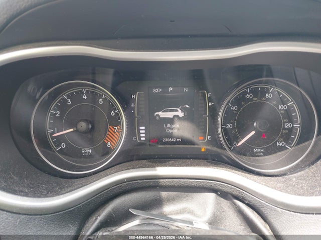 44964166 :رقم المزاد ، 1C4PJMCS2EW176164 vin ، 2014 Jeep Cherokee Latitude مزاد بيع