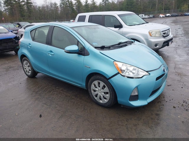 Toyota Prius C One 2014 JTDKDTB36E1070481 Image 1