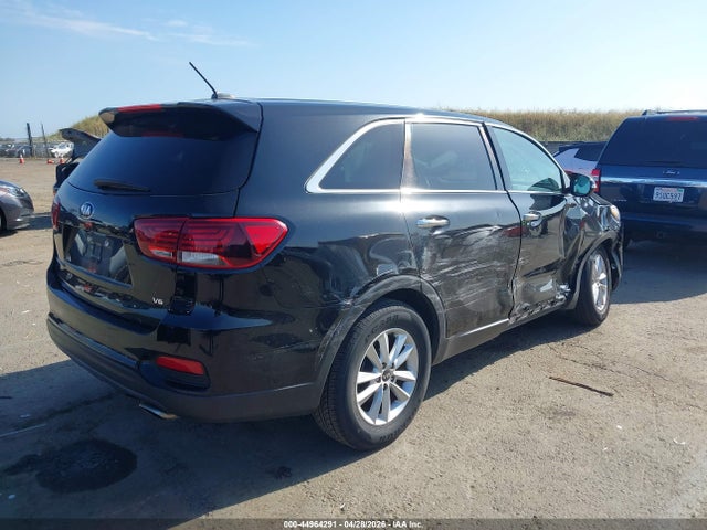 5XYPGDA57KG464136 KIA Sorento 3.3l Lx